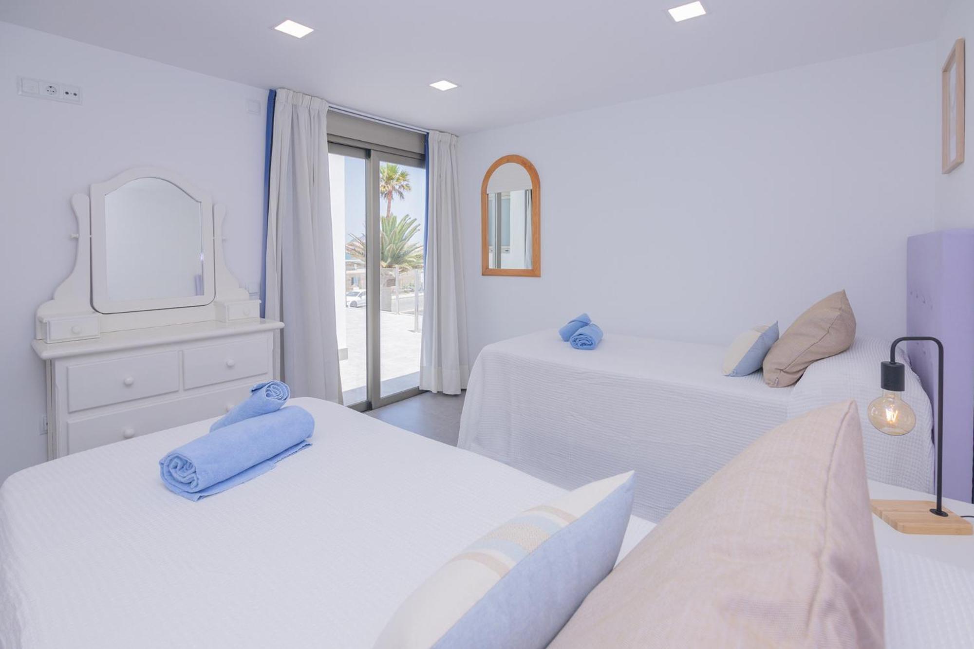 Apartment Holiday 2 Beachfront Corralejo By Holidays Home Buitenkant foto